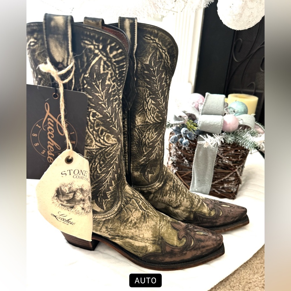 LUCCHESE Women’s Vintage and Exclusive Cowboy Boots. Size 8.5; Width: A
